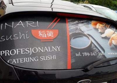 sushi reklama na samochodzie
