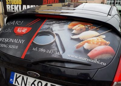 sushi reklama na szybę auta