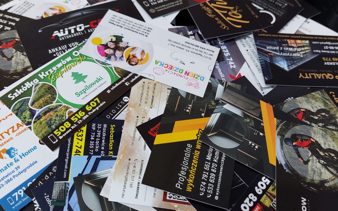 Wizytówka – kompleksowy przewodnik po wizytówkach: rodzaje, uszlachetnianie i zamawianie